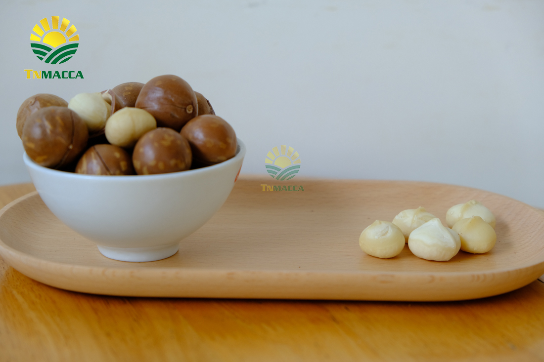 gia-hat-macca-da-tach-vo-ngon-boc-san-dong-hop-tai-vinmart-ha-noi-4282