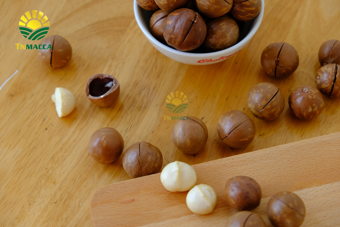 nen-an-bao-nhieu-hat-macca-moi-ngay