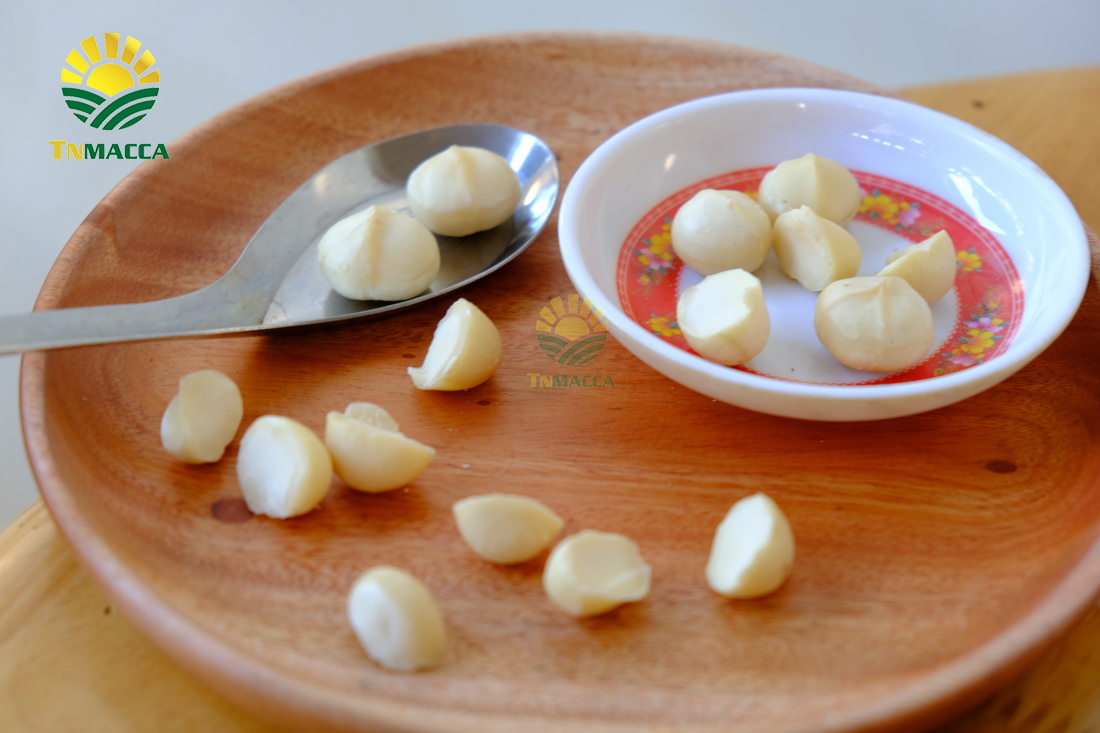 hat-macca-say-kho-da-tach-nut-vo-dac-lac-hay-da-lat-gia-re-hon-nhieu-lam